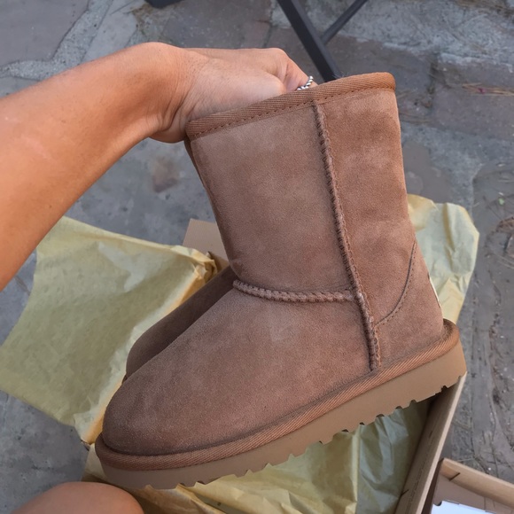 UGG AUTHENTIC CLASSIC CHESTNUT toddler Sz 11 new - Picture 7 of 8